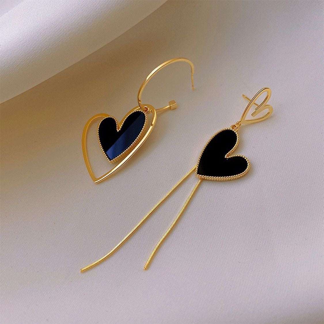 Pendientes de moda Pendientes de plata/oro Pendientes personalizados Pendientes artesanales Pendientes únicos Pendientes para regalo Pendientes para mujer/hombre/niños Pendientes elegantes Pendientes con diseños exclusivos Pendientes de joyería Pendientes vintage Pendientes con encanto Pendientes bohemios Pendientes minimalistas