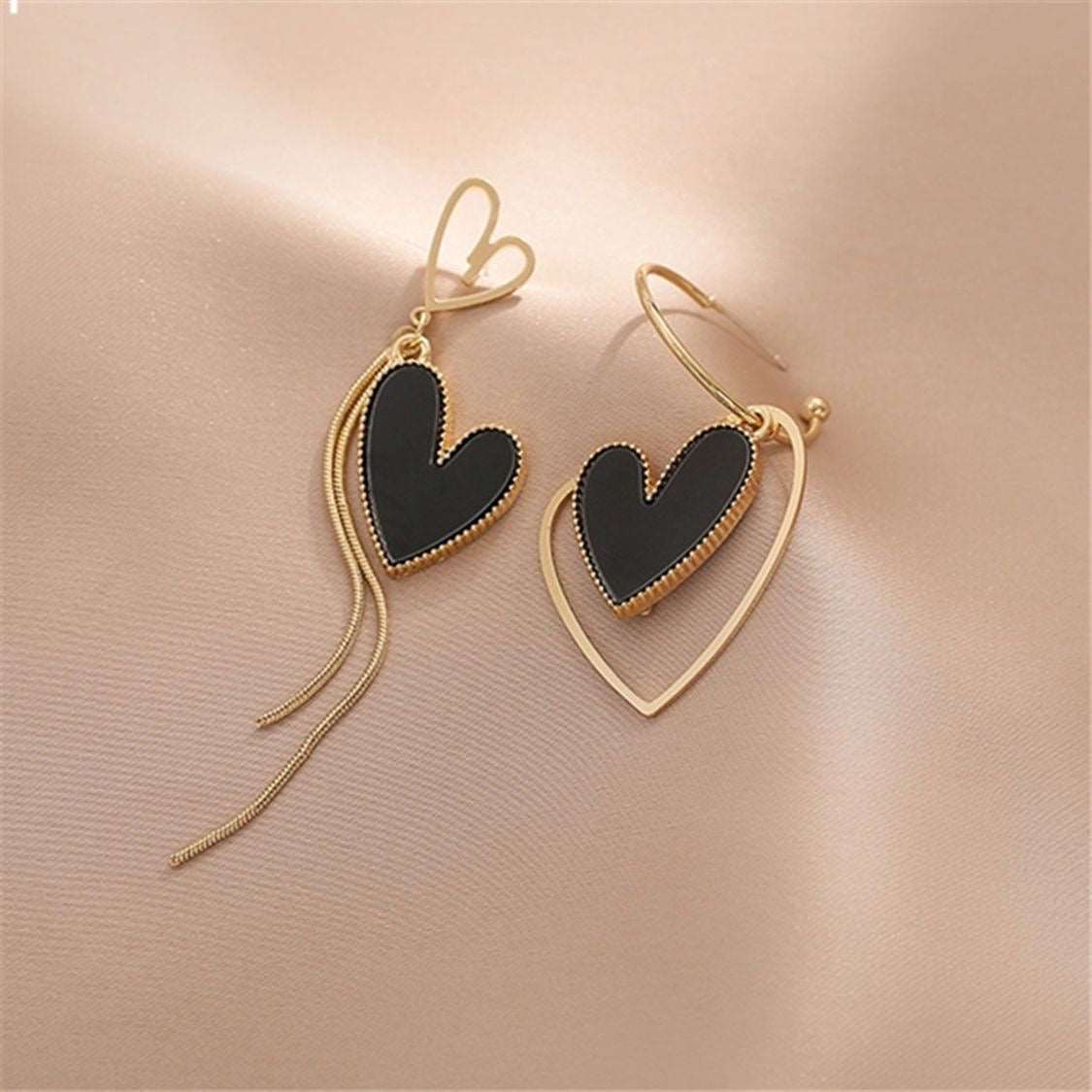 Pendientes de moda Pendientes de plata/oro Pendientes personalizados Pendientes artesanales Pendientes únicos Pendientes para regalo Pendientes para mujer/hombre/niños Pendientes elegantes Pendientes con diseños exclusivos Pendientes de joyería Pendientes vintage Pendientes con encanto Pendientes bohemios Pendientes minimalistas